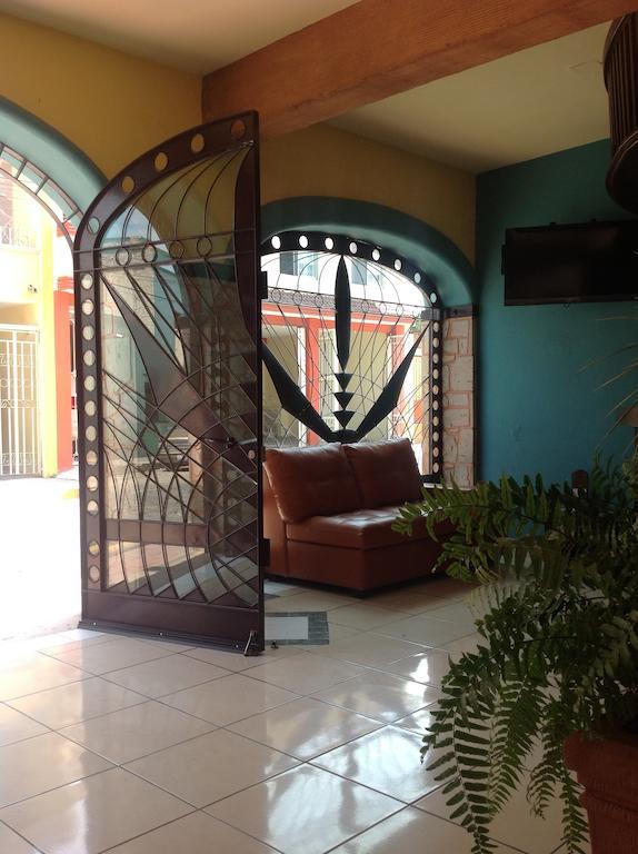 Hotel Plaza Rubio Amatitan エクステリア 写真