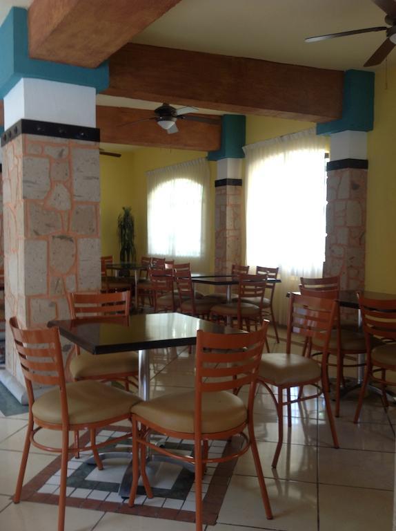 Hotel Plaza Rubio Amatitan エクステリア 写真
